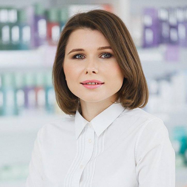 Бьютихакер недели: визажист Clinique Полина Плешкова о трендах в летнем макияже